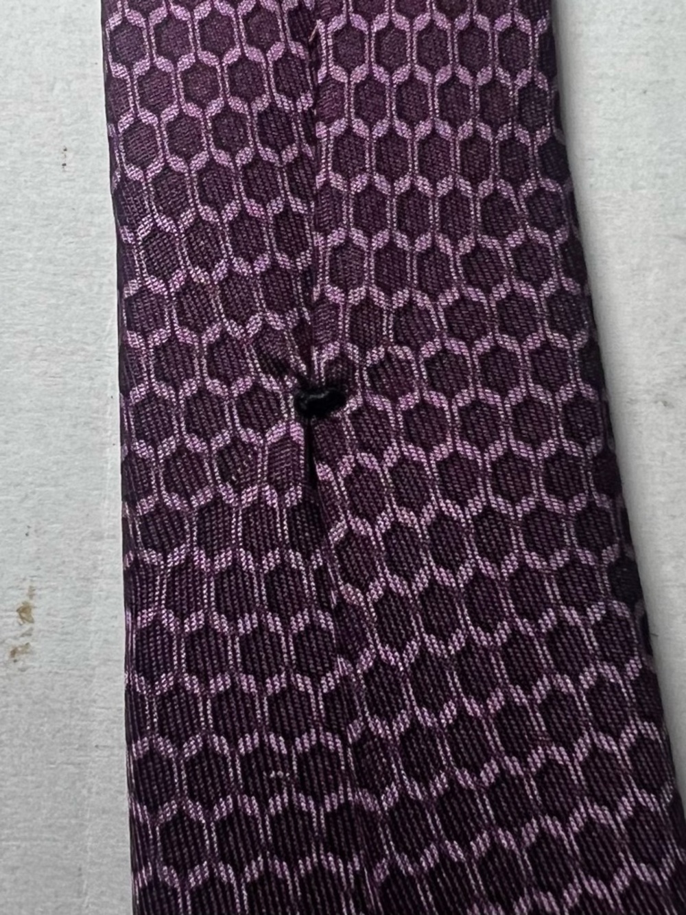 GUCCI Authentic 100% Silk Luxury Designer Necktie Purple Geometric Hand Sewn Tie - Picture 12 of 12
